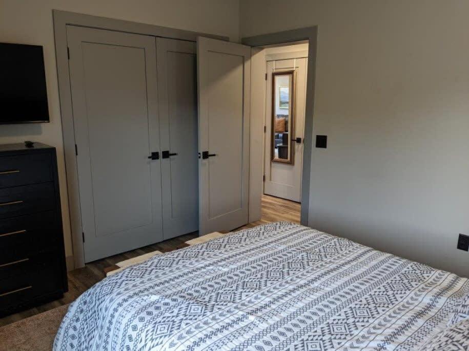 Modern Condo 210 Just Blocks From Lake Michigan Τράβερς Σίτι Εξωτερικό φωτογραφία