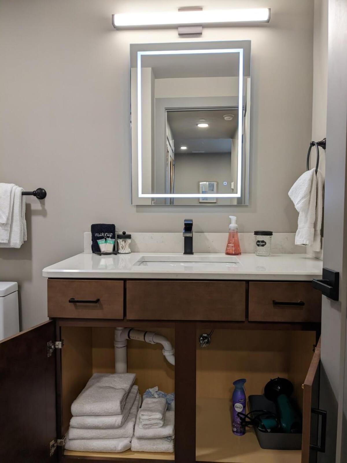 Modern Condo 210 Just Blocks From Lake Michigan Τράβερς Σίτι Εξωτερικό φωτογραφία